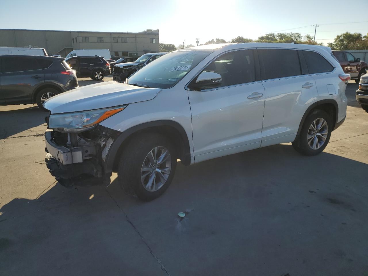 5TDZKRFH5GS182532 2016 TOYOTA HIGHLANDER - Image 1