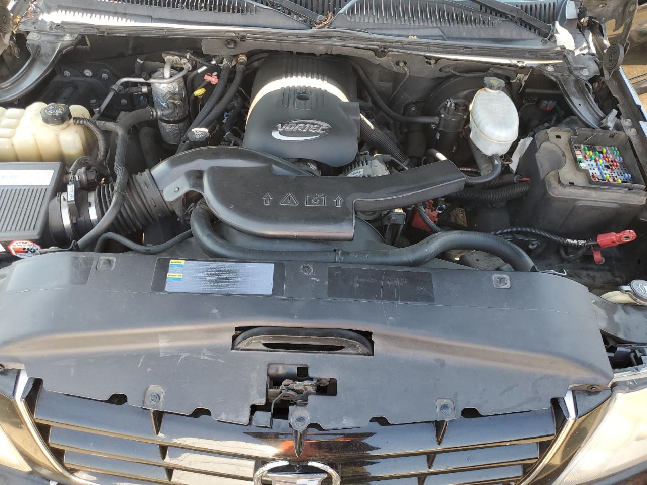 2003 Cadillac Escalade - Image 12