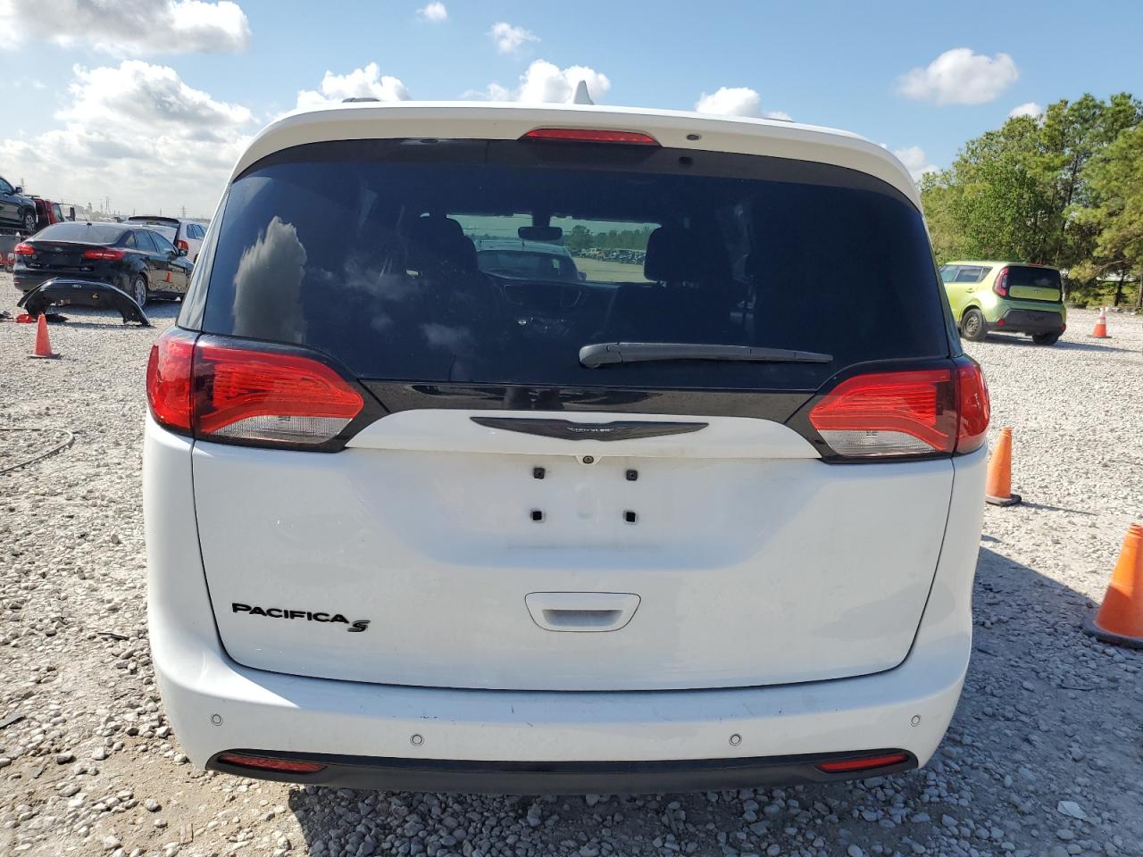 2019 Chrysler Pacifica Touring L VIN: 2C4RC1BG6KR566980 Lot: 72065404