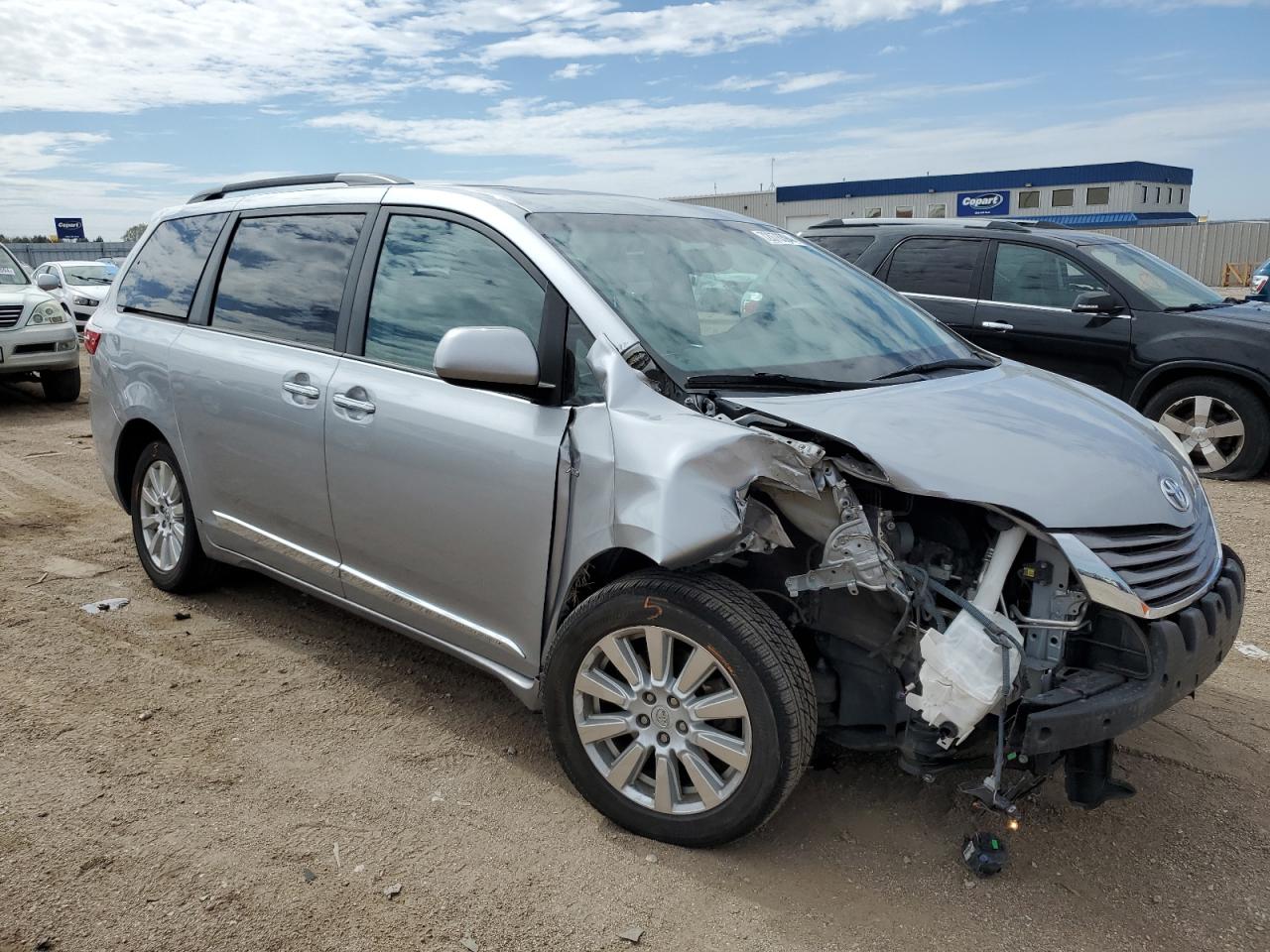 5TDDZ3DC6HS185127 2017 Toyota Sienna Xle