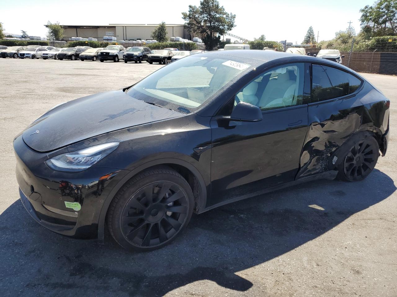 7SAYGAEE8NF570333 2022 TESLA MODEL Y - Image 1