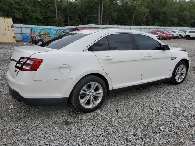  FORD TAURUS 2016 Biały