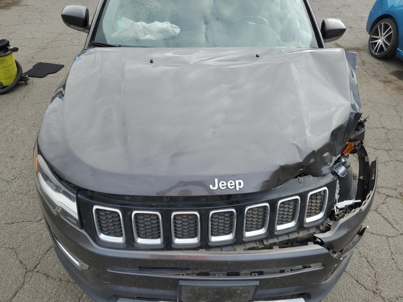 3C4NJDCB9JT442500 2018 Jeep Compass Limited