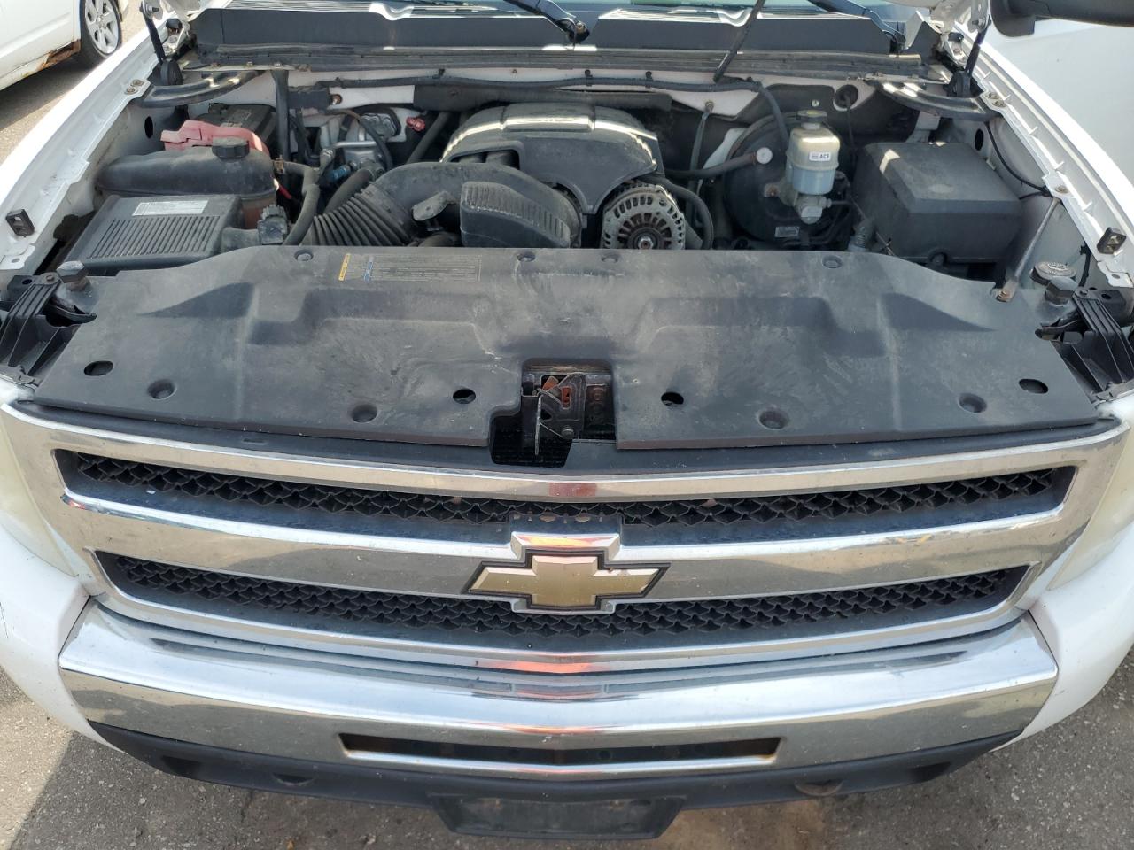 2009 Chevrolet Silverado - Image 11