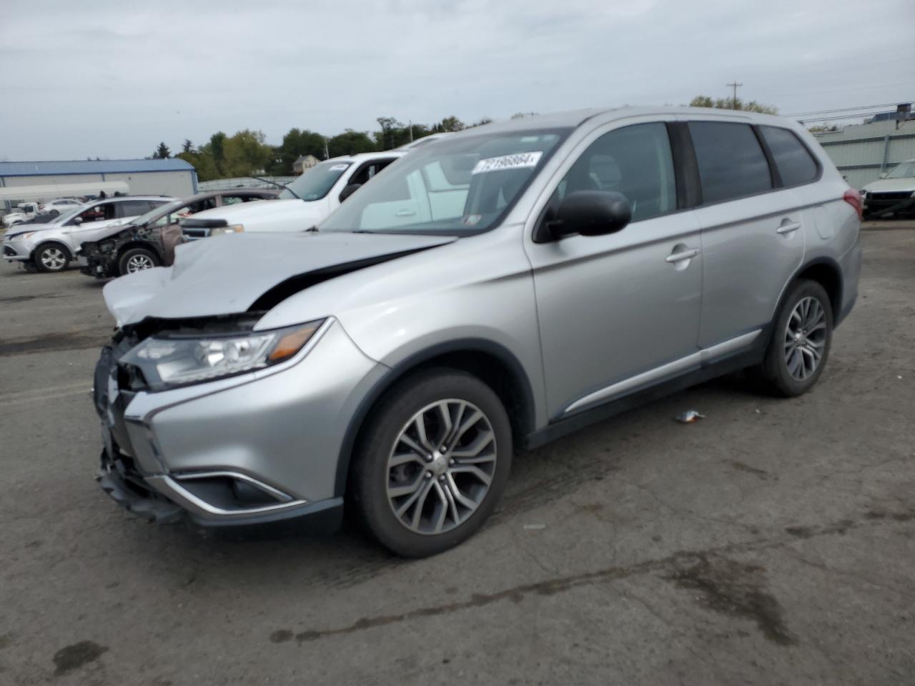 JA4AZ3A34JZ061556 2018 MITSUBISHI OUTLANDER - Image 1