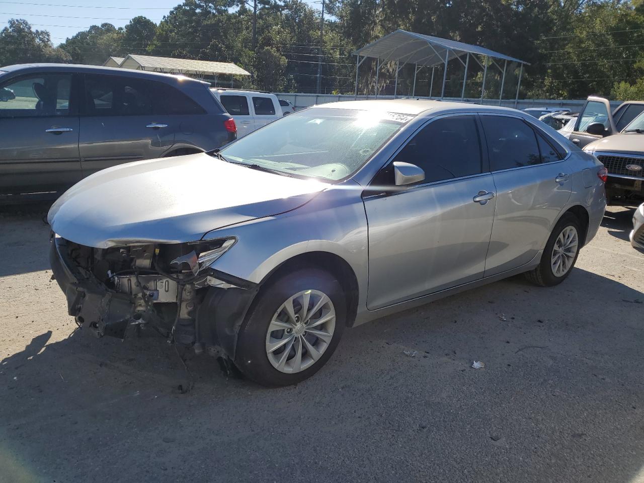 4T1BF1FK2HU285810 2017 TOYOTA CAMRY - Image 1