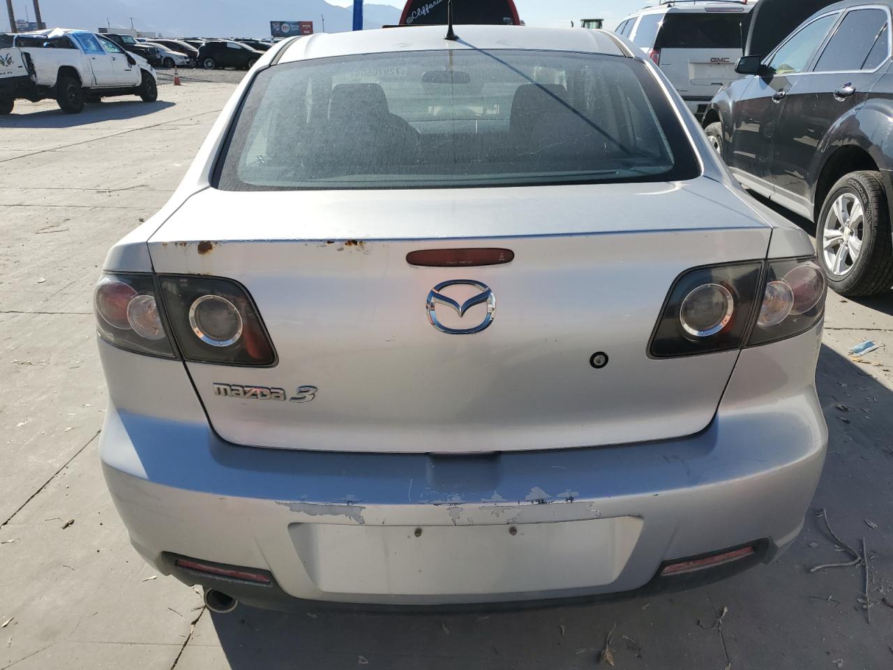 JM1BK12F571641935 2007 Mazda 3 I