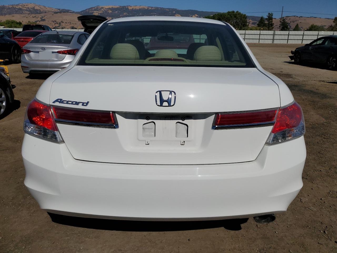 1HGCP2F37BA091661 2011 Honda Accord Lx