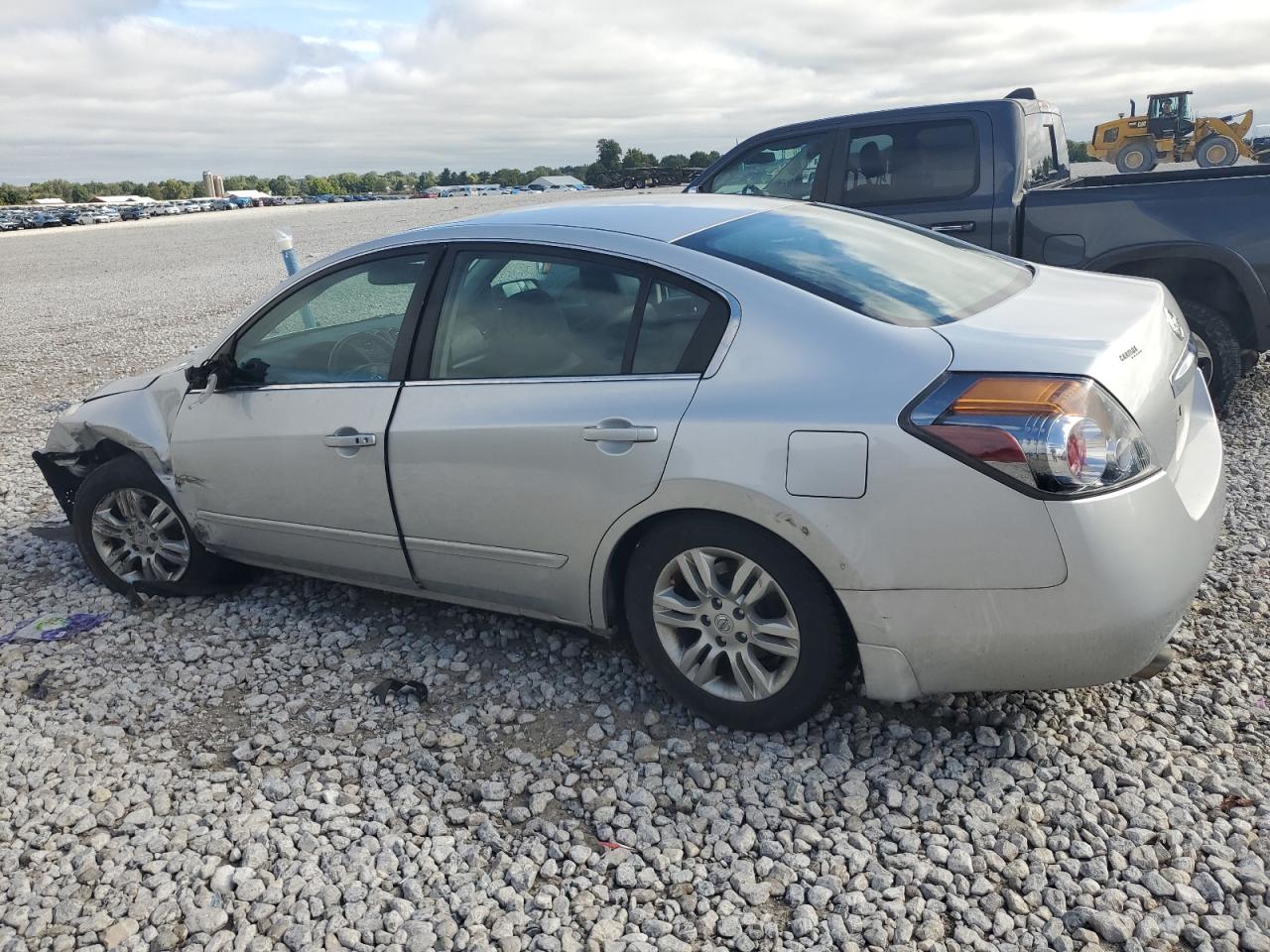 2010 Nissan Altima - Image 2
