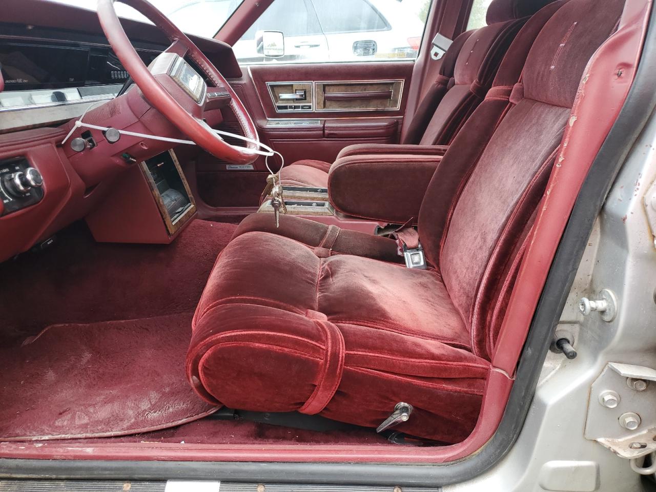 1MRBP97F1DY632836 1983 Lincoln Continental