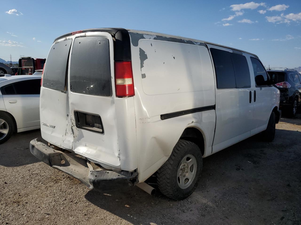 2007 Chevrolet Express - Image 3