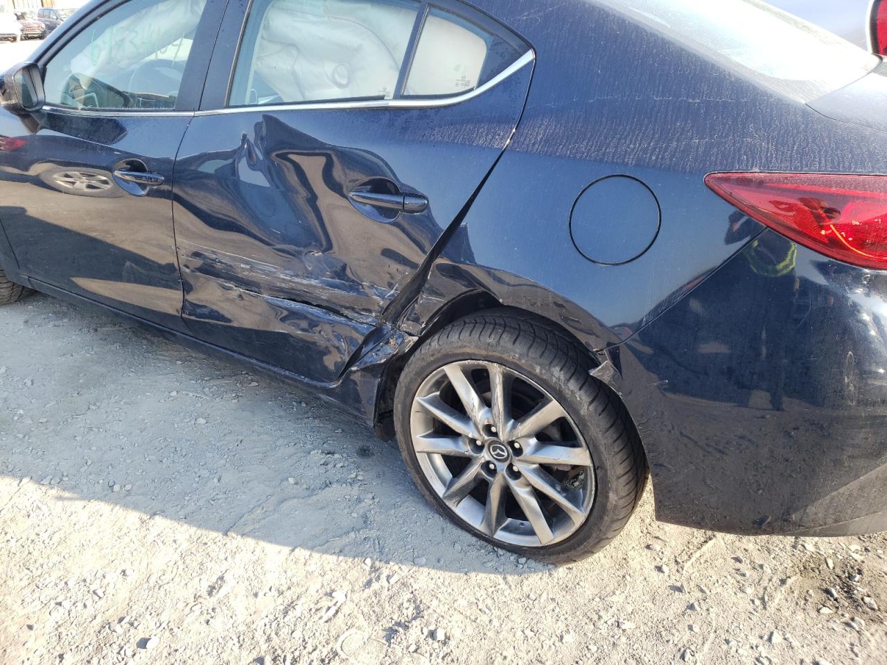 3MZBN1V33JM240934 2018 Mazda 3 Touring