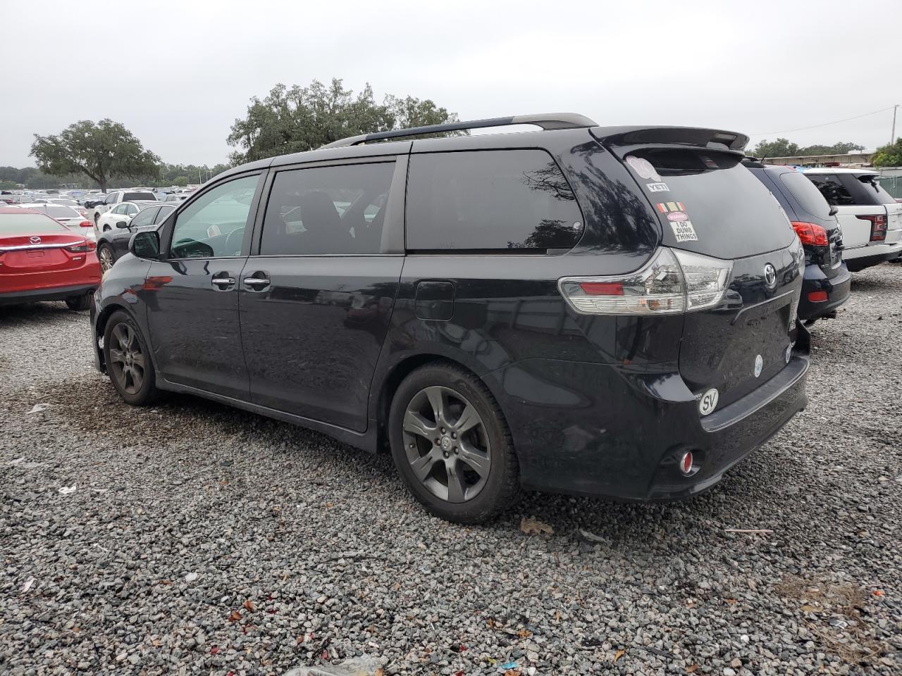 5TDXK3DC1FS635751 2015 TOYOTA SIENNA - Image 2