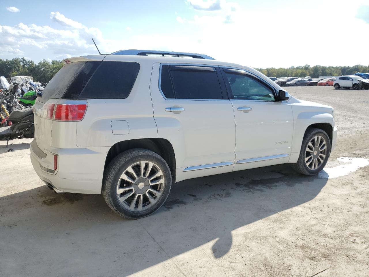 2GKFLVE30G6227700 2016 GMC Terrain Denali