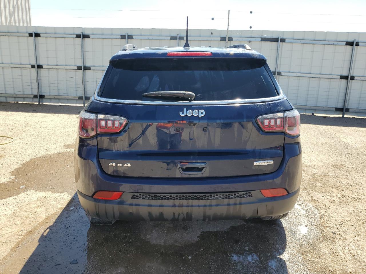 3C4NJDBB4JT366251 2018 Jeep Compass Latitude