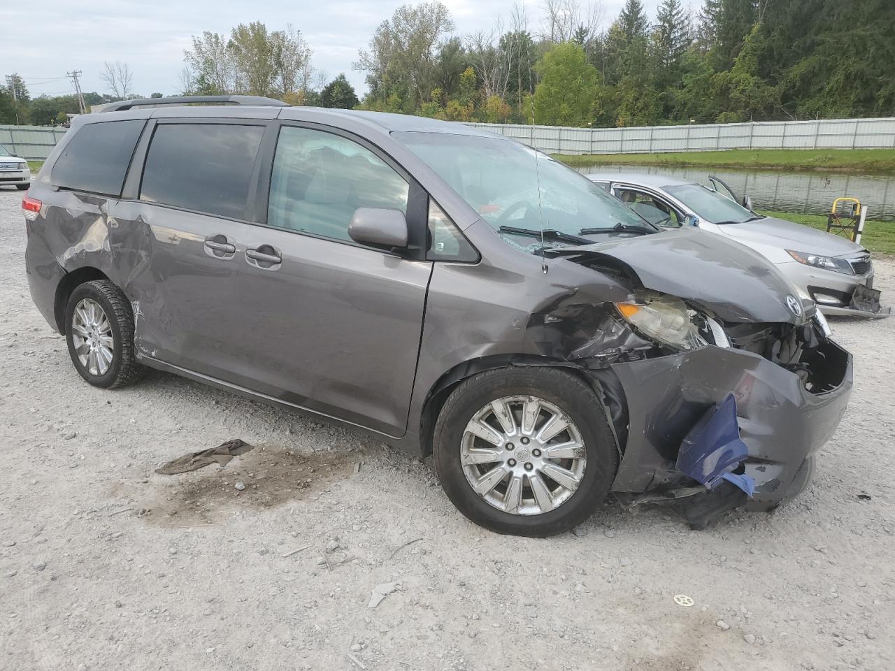 2011 Toyota Sienna Le VIN: 5TDJK3DC2BS014275 Lot: 72065364