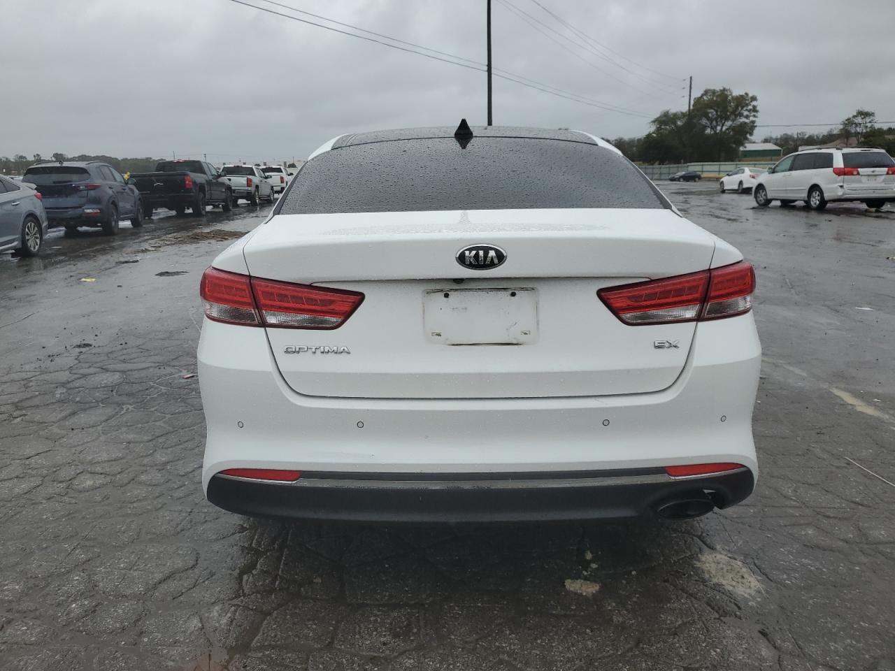 5XXGU4L38JG246682 2018 Kia Optima Ex