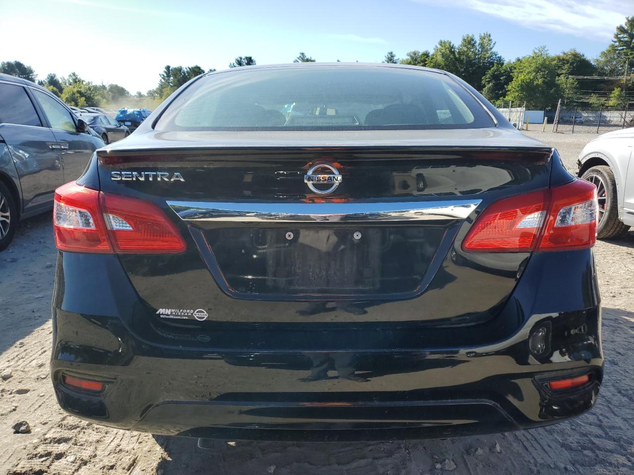 3N1AB7AP6KY203652 2019 Nissan Sentra S