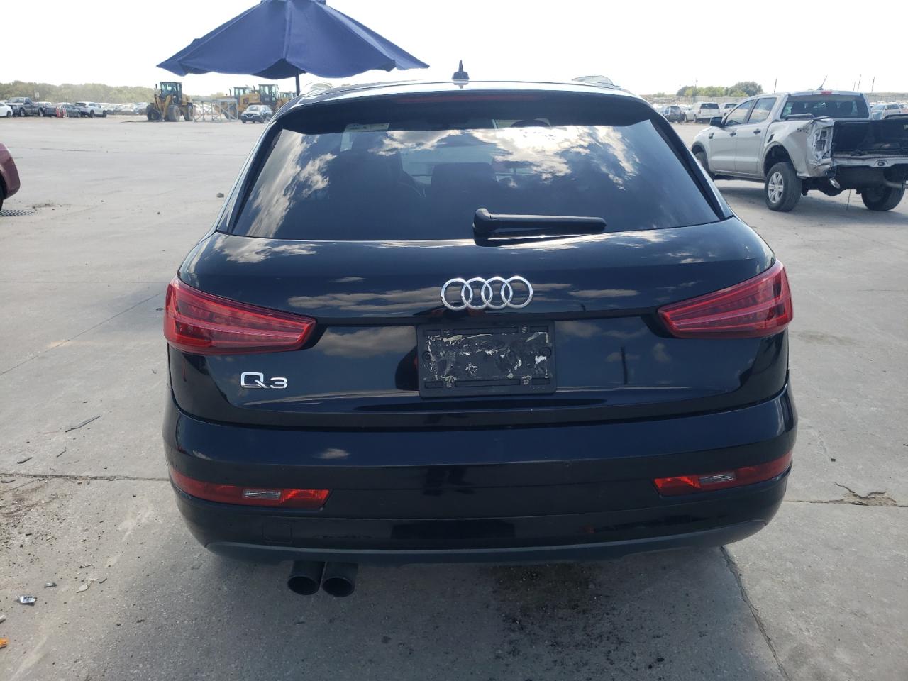 WA1BCCFS7HR005479 2017 Audi Q3 Premium