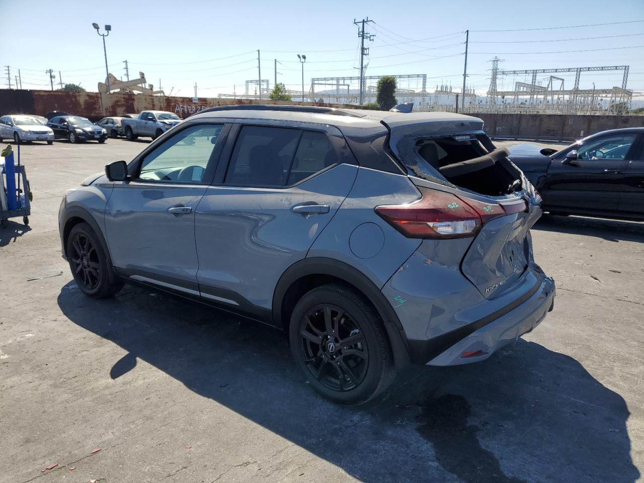 VIN 3N1CP5DV7PL553319 2023 NISSAN KICKS no.2