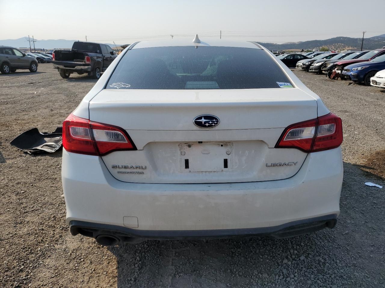 4S3BNAF65J3042868 2018 Subaru Legacy 2.5I Premium