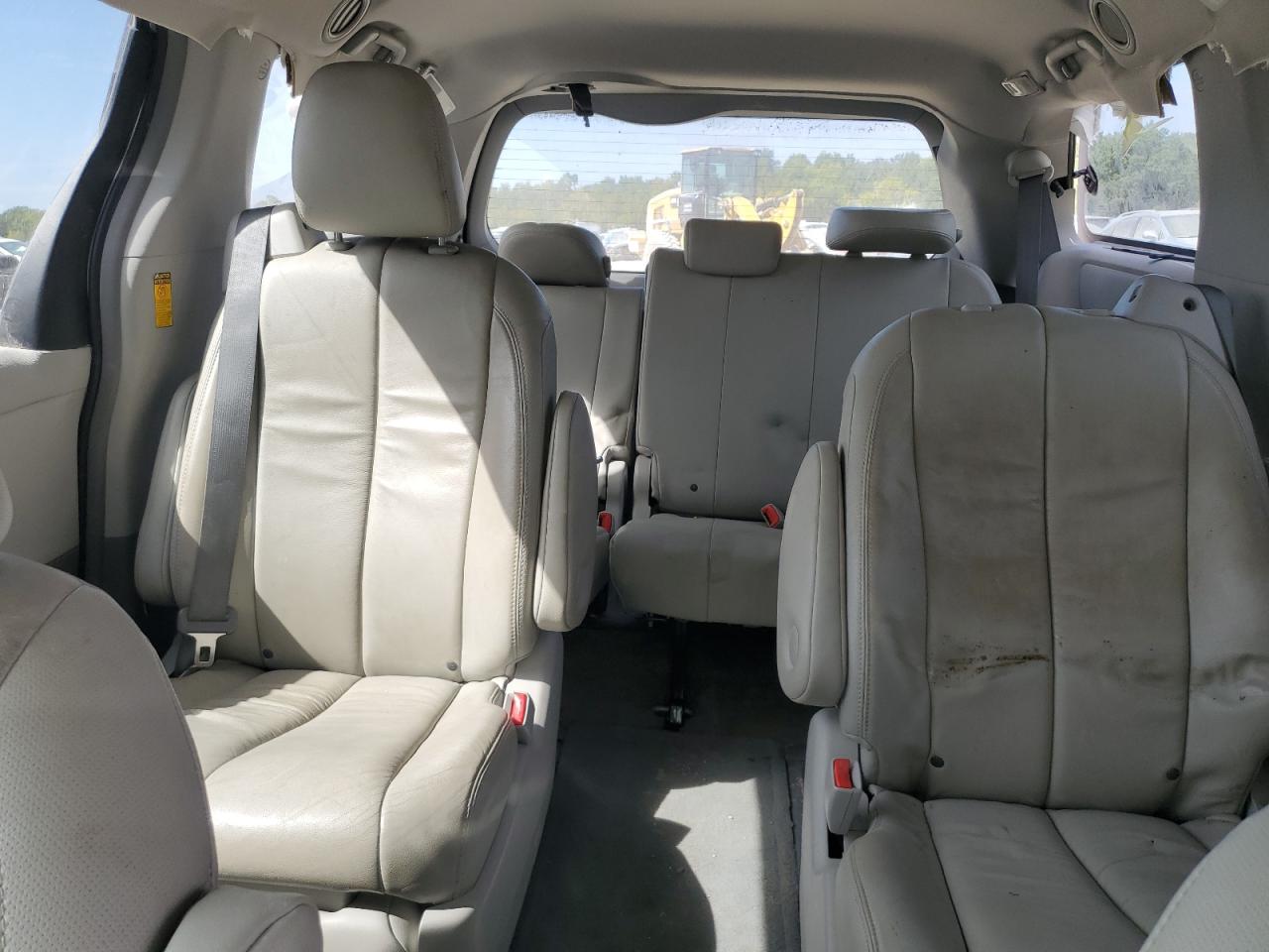 5TDDK3DC1ES085498 2014 Toyota Sienna Xle