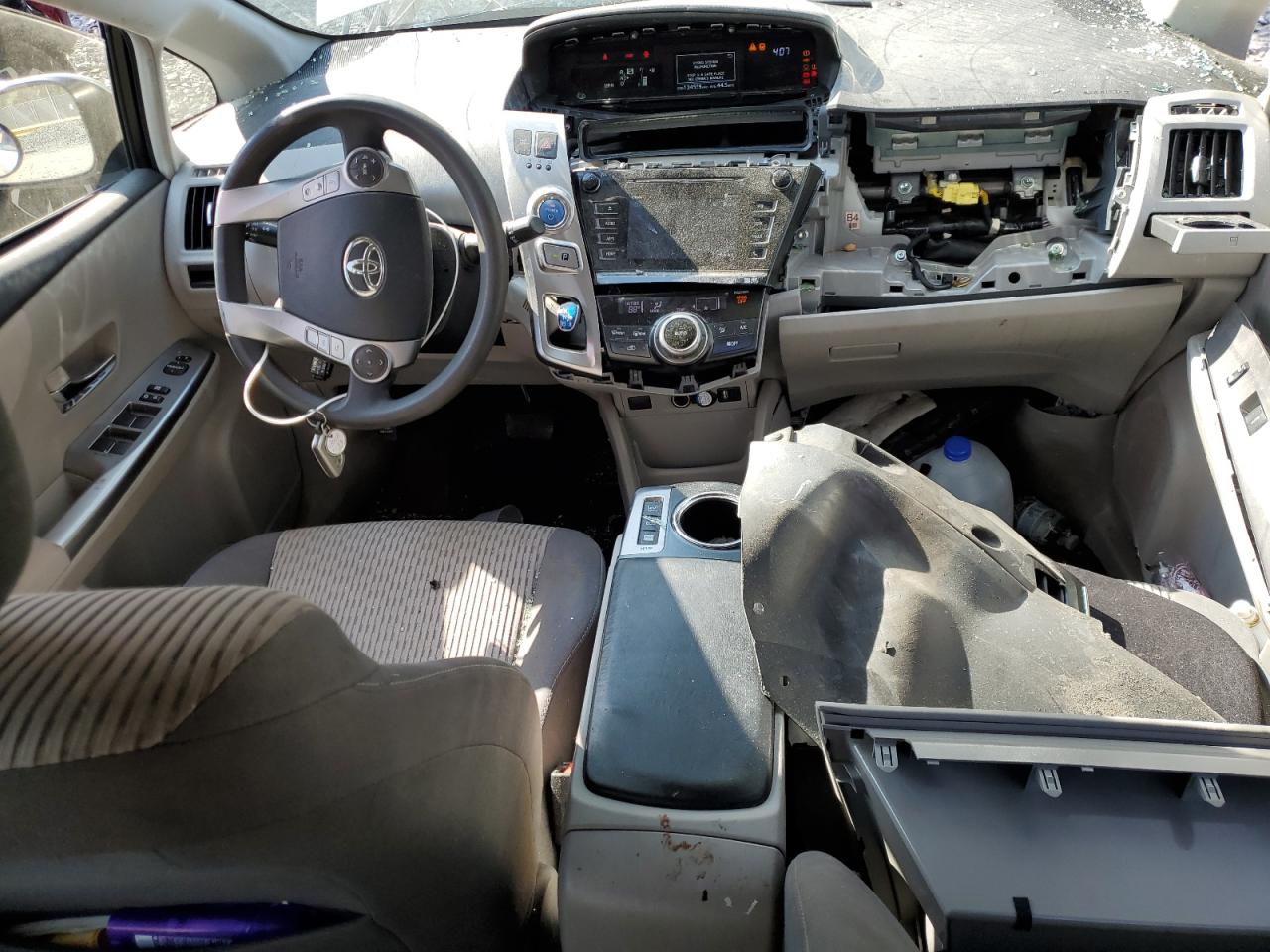 JTDZN3EU6FJ029916 2015 Toyota Prius V