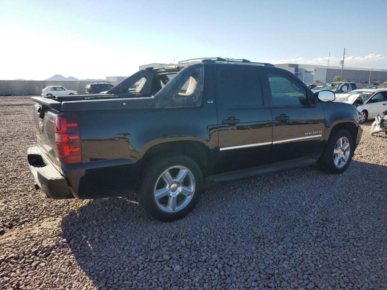 3GNMCGE02CG303542 2012 Chevrolet Avalanche Ltz