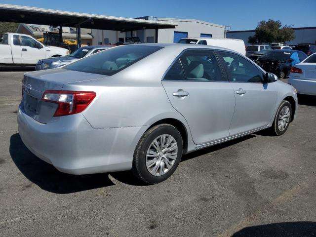  TOYOTA CAMRY 2014 Srebrny