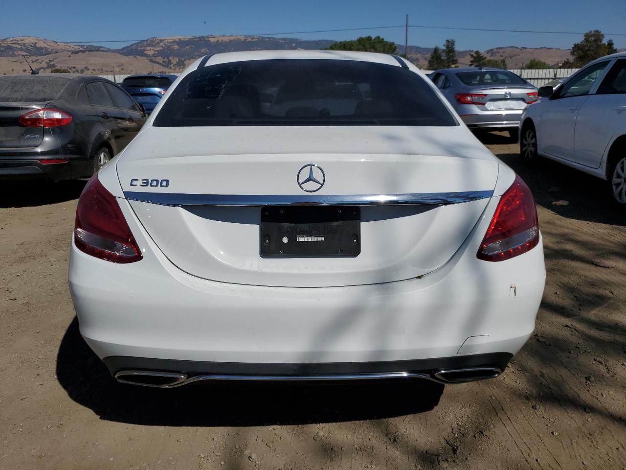 2015 Mercedes-Benz C 300 VIN: 55SWF4JB7FU077960 Lot: 72116444