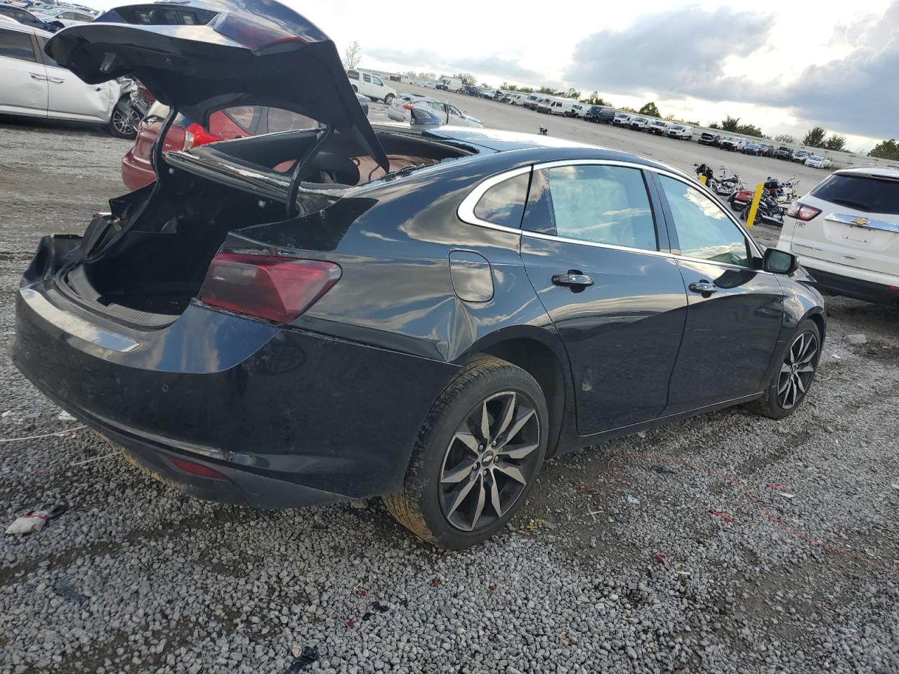2018 Chevrolet Malibu - Image 3