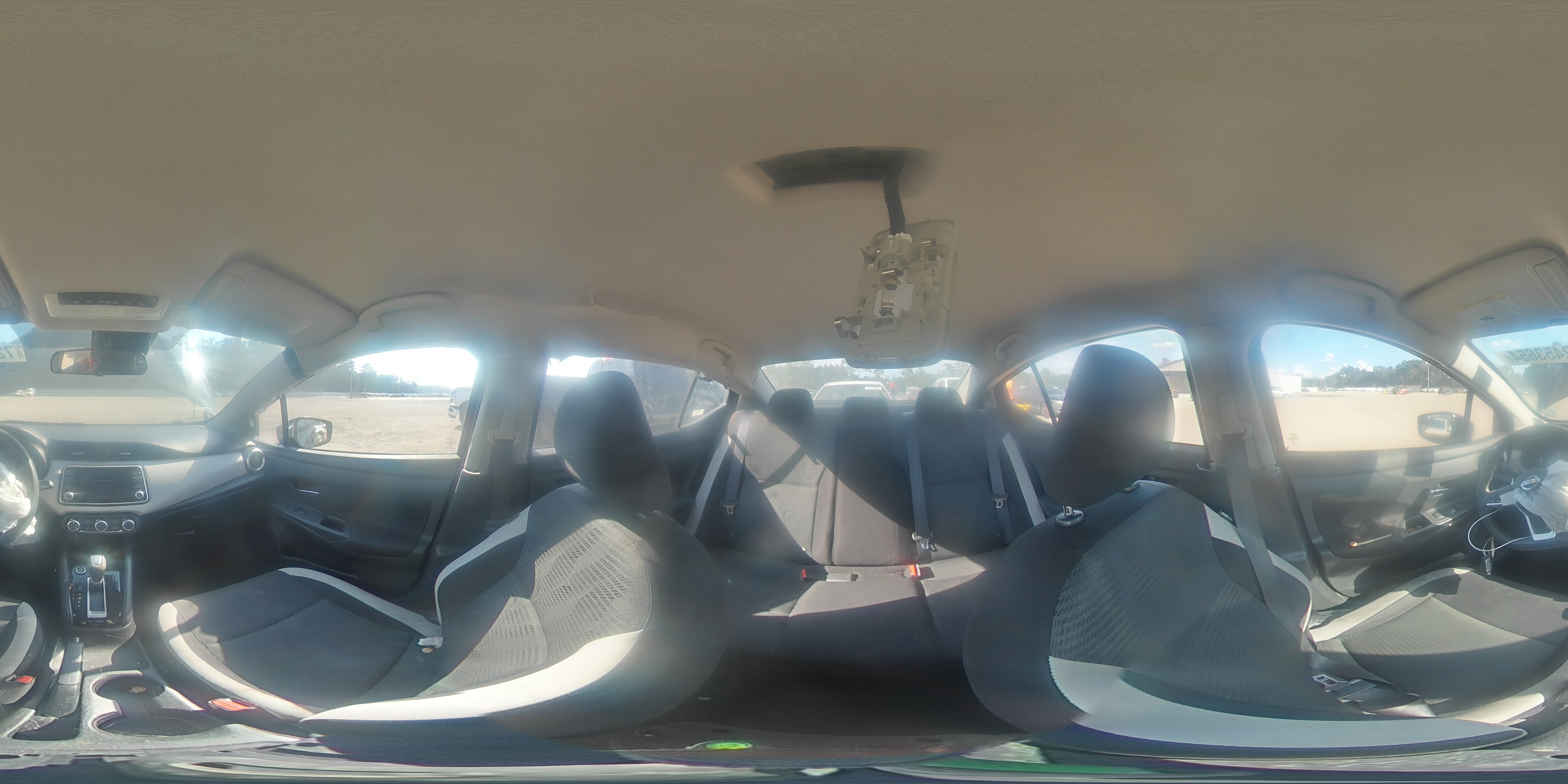 2021 Nissan Versa - Image 13