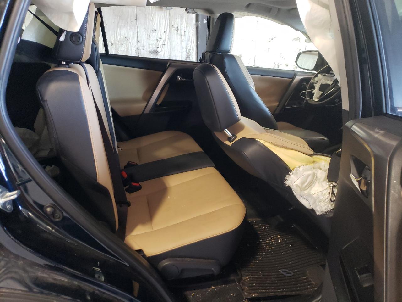 2018 Toyota RAV 4 - Image 11