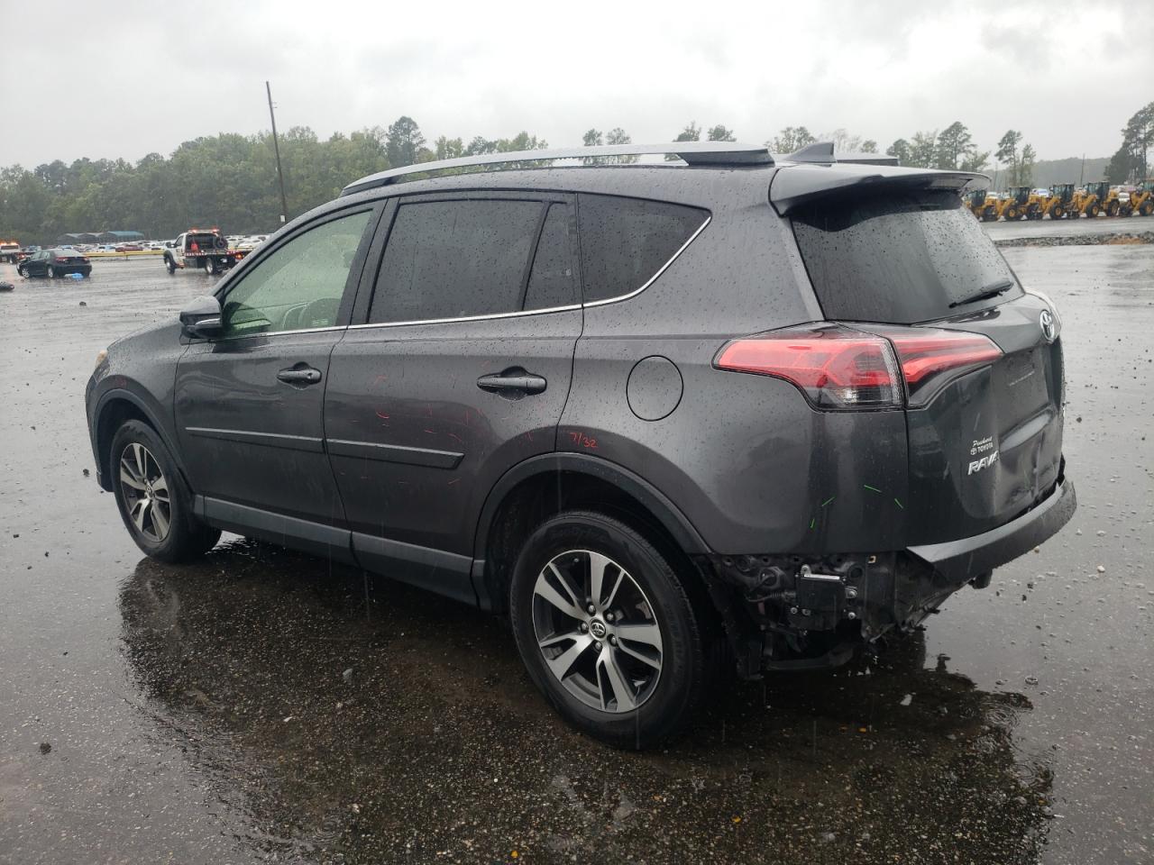 VIN JTMRFREV7JJ726920 2018 TOYOTA RAV4 no.2