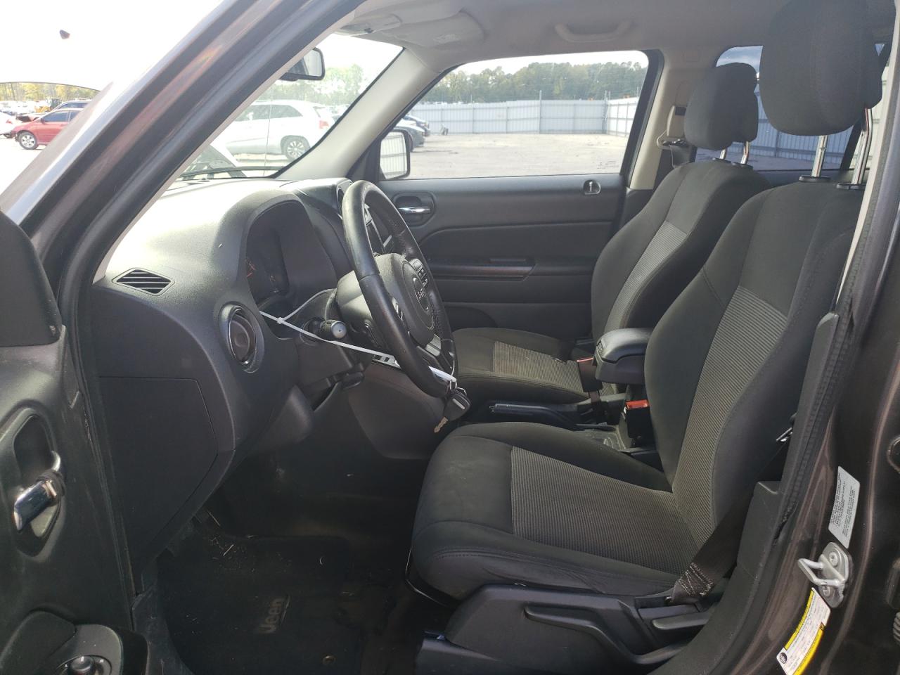 2017 Jeep Liberty (Patriot) - Image 7