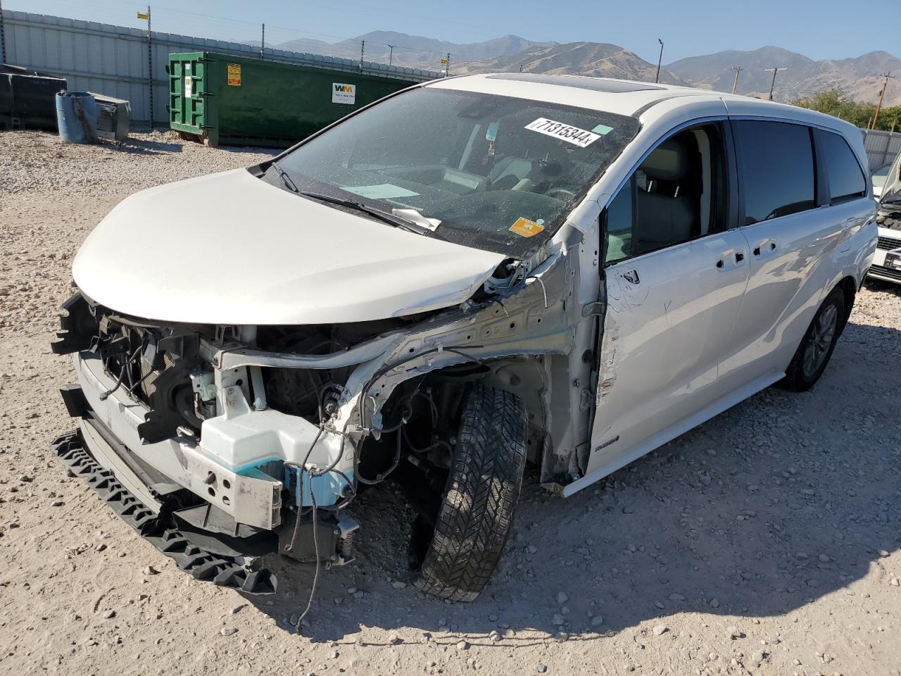 2021 Toyota Sienna Xle for Sale in Magna, UT - Rear End