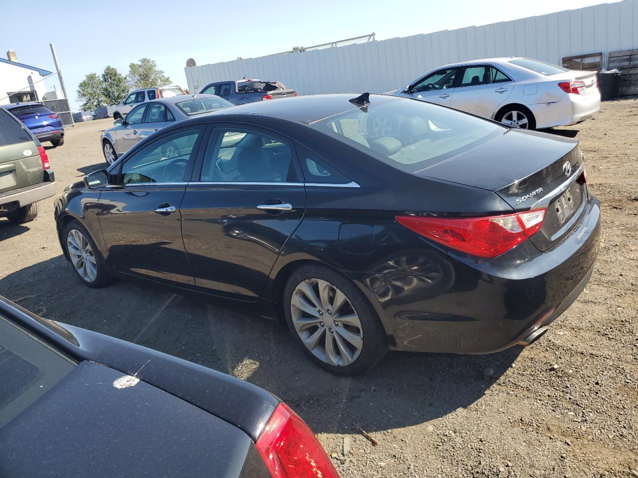 2011 Hyundai Sonata - Image 2
