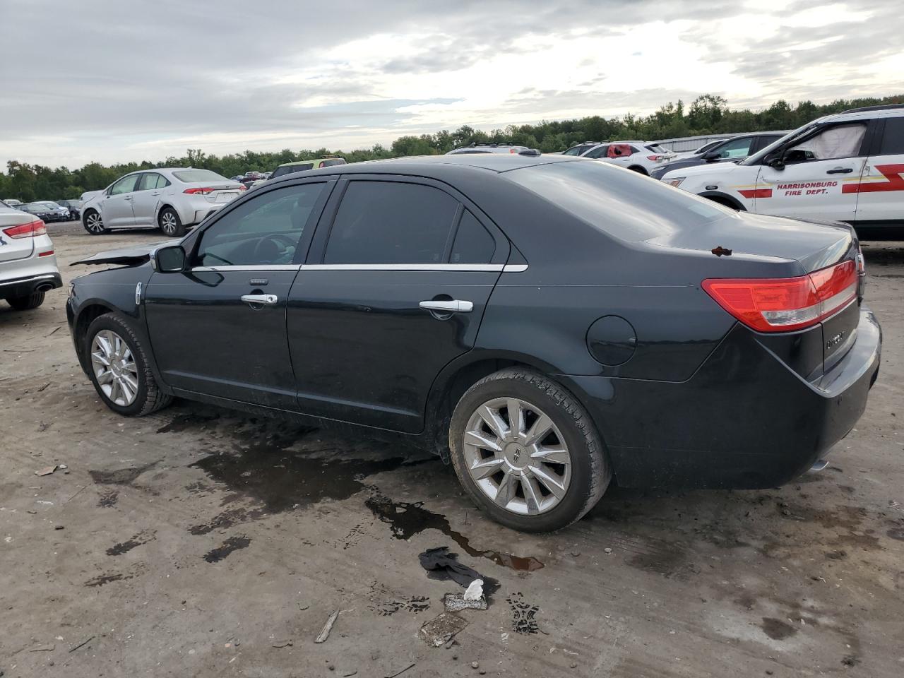 2011 Lincoln MKZ - Image 2