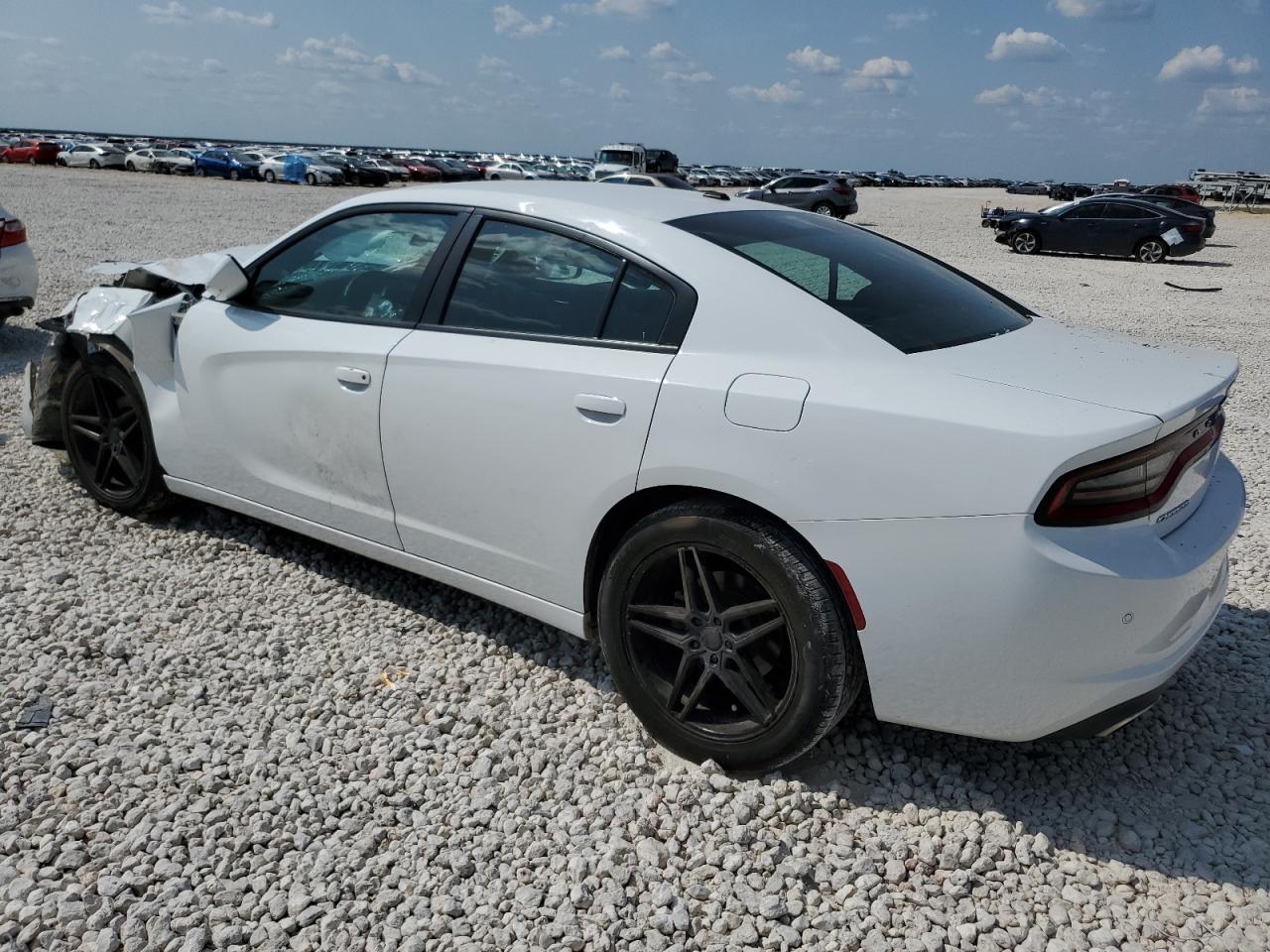 2C3CDXBG9KH673389 2019 DODGE CHARGER - Image 2