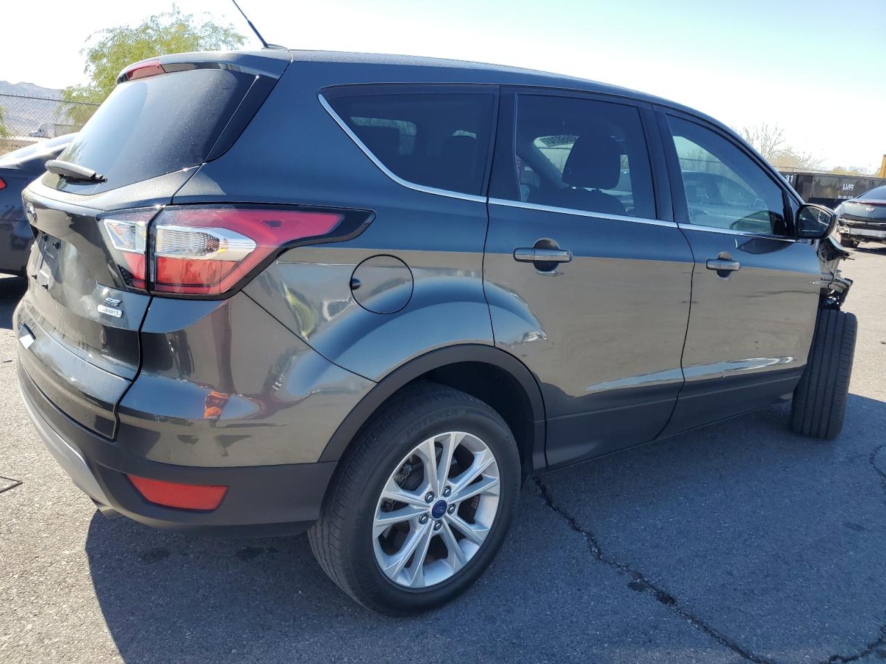 VIN 1FMCU0GD8HUE54961 2017 FORD ESCAPE no.3