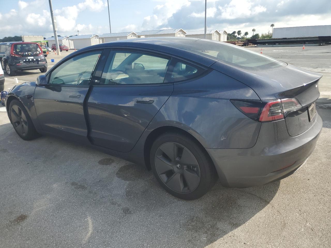 5YJ3E1EA8PF655461 2023 TESLA MODEL 3 - Image 2