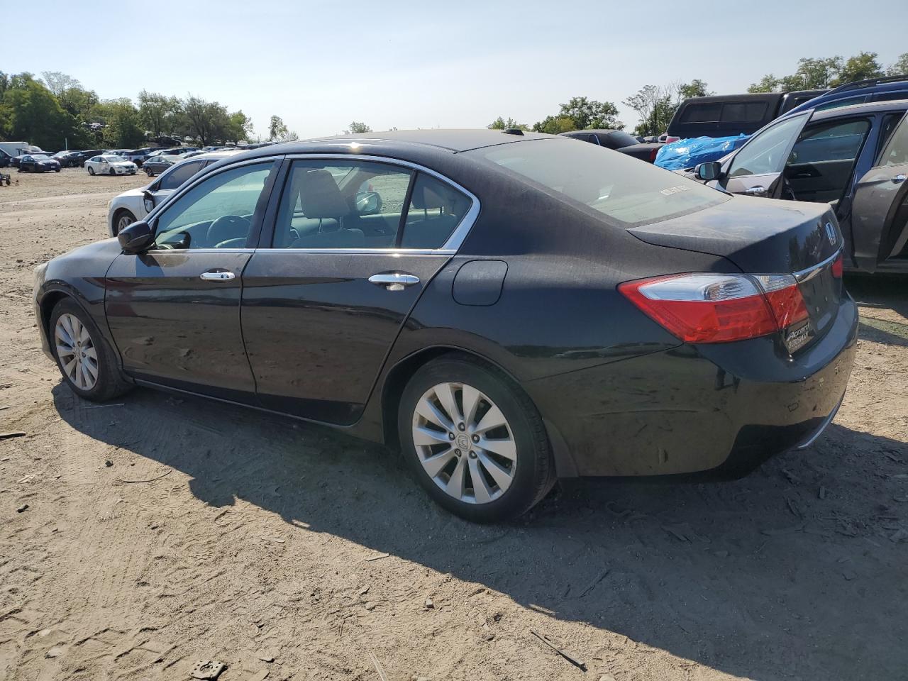 1HGCR2F80FA037565 2015 HONDA ACCORD - Image 2