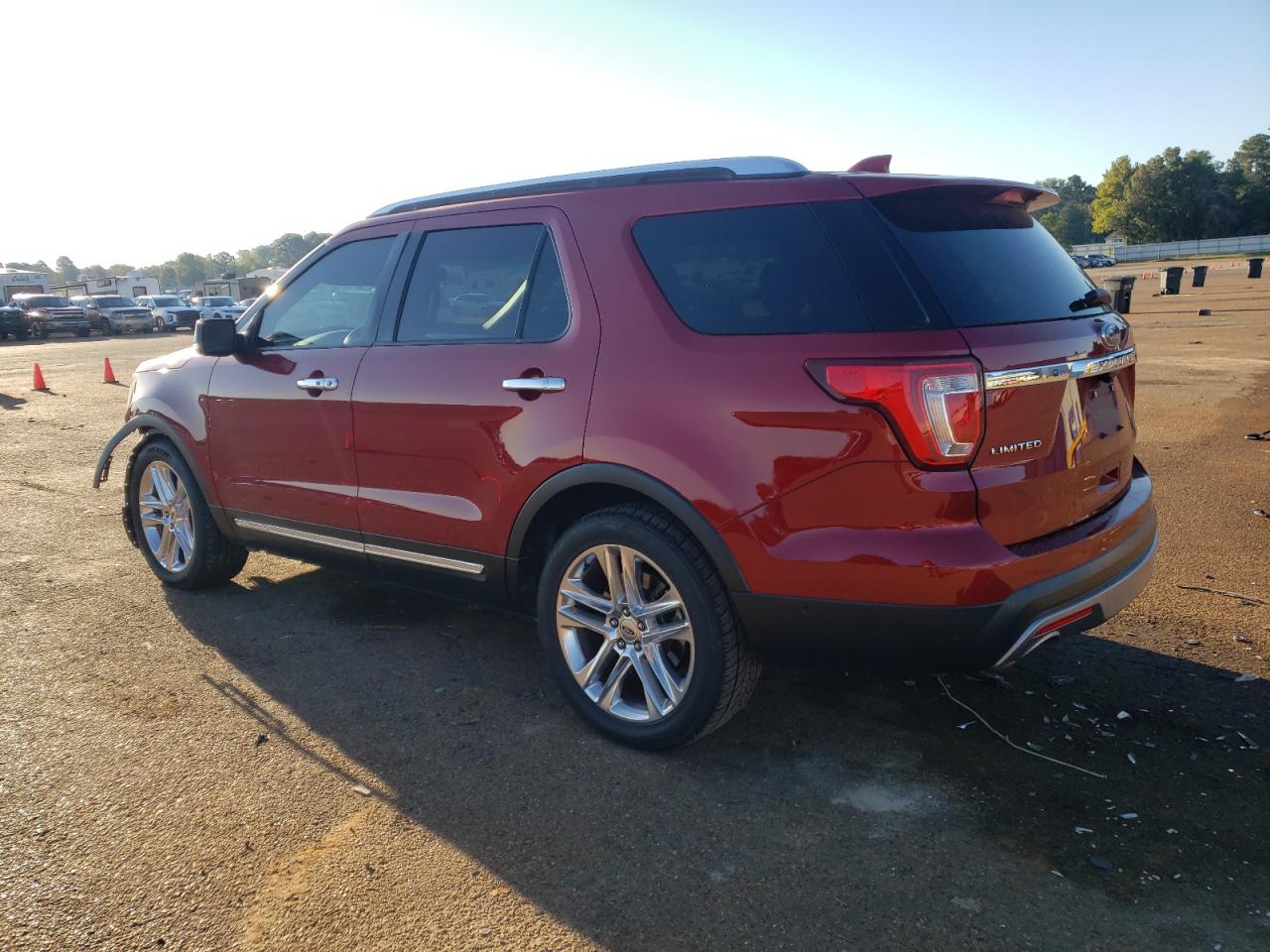 1FM5K7F87HGB14226 2017 FORD EXPLORER - Image 2