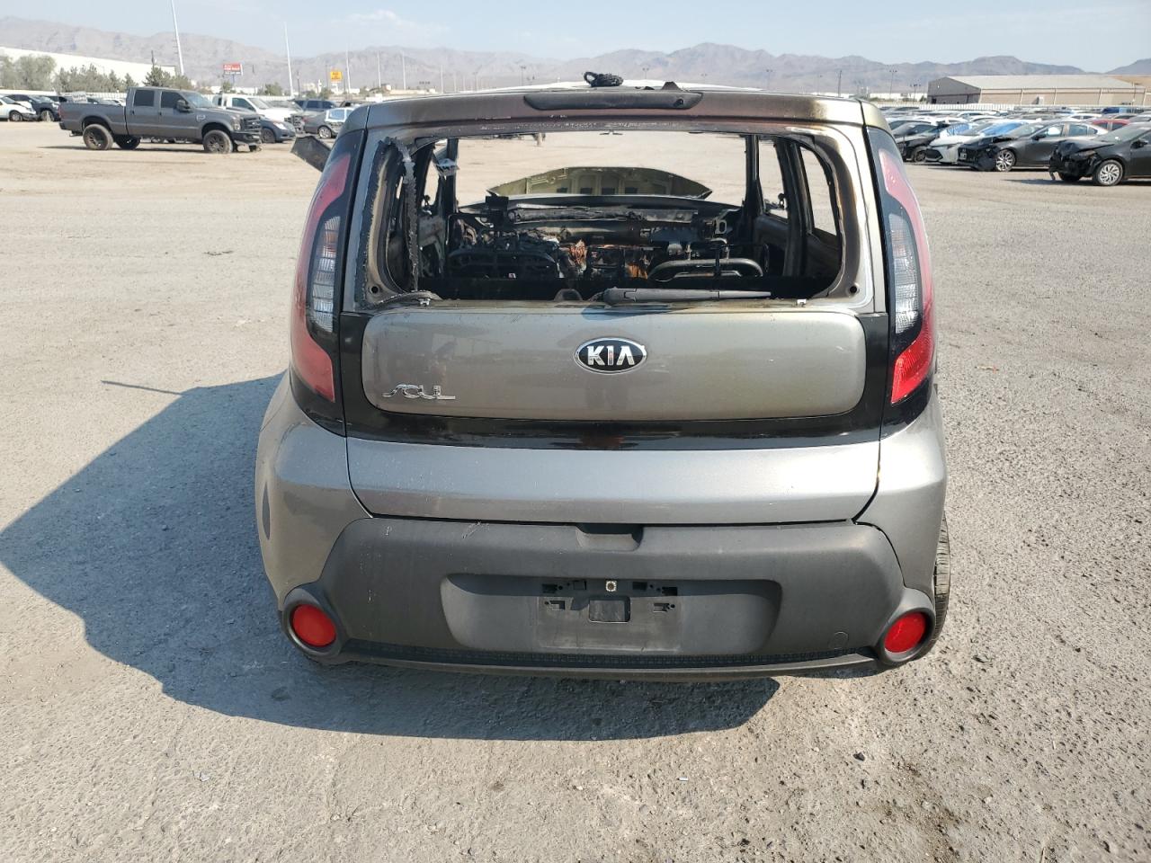 KNDJN2A24G7387414 2016 Kia Soul