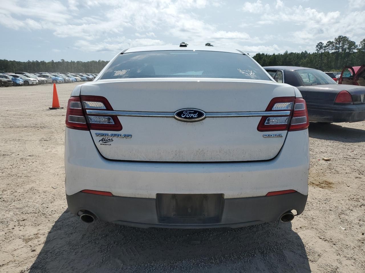 1FAHP2D8XDG210487 2013 Ford Taurus Se