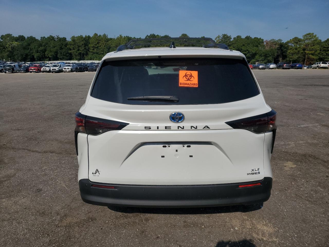 5TDYRKEC4RS203572 2024 Toyota Sienna Xle