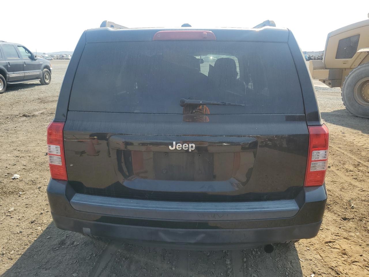 1C4NJPBB6GD660055 2016 Jeep Patriot Sport