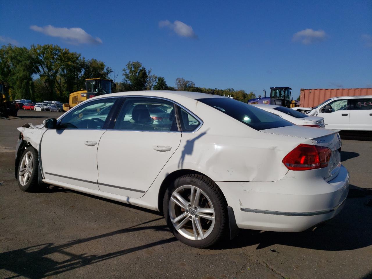 1VWCV7A35FC065074 2015 VOLKSWAGEN PASSAT - Image 2