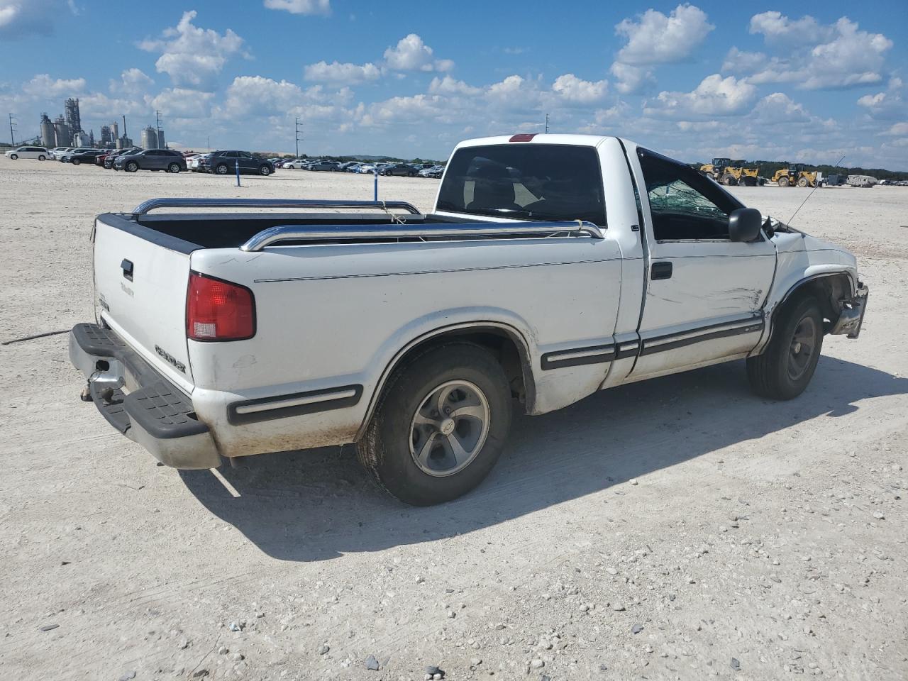 2000 Chevrolet S-10 Pickup - Image 3