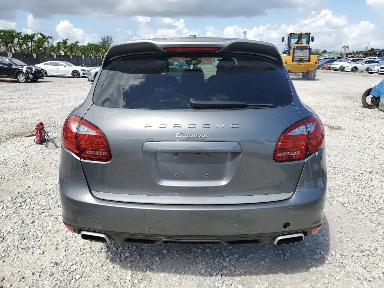 WP1AA2A25ELA09925 2014 Porsche Cayenne